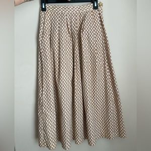 Cute TRUE VINTAGE 60’s paisley skirt with pockets and side button closure size 2